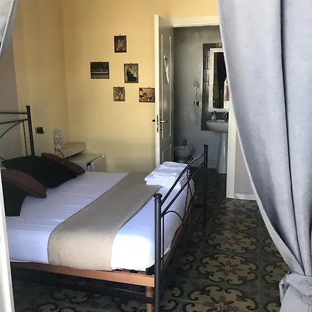 Le Colonne 3* Μπρίντιζι