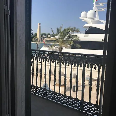 Le Colonne 3* Μπρίντιζι