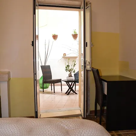 Le Colonne Bed and Breakfast Μπρίντιζι