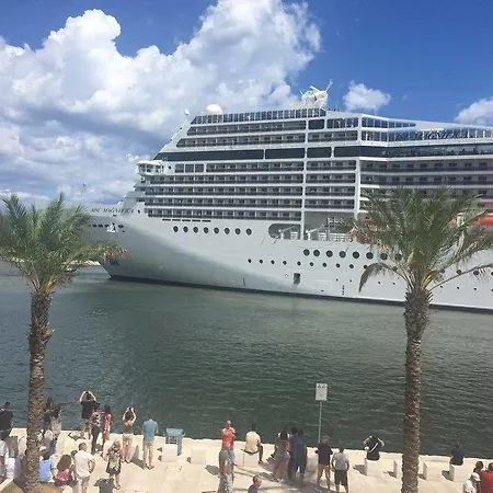 Alojamento de Acomodação e Pequeno-almoço Le Colonne 3*